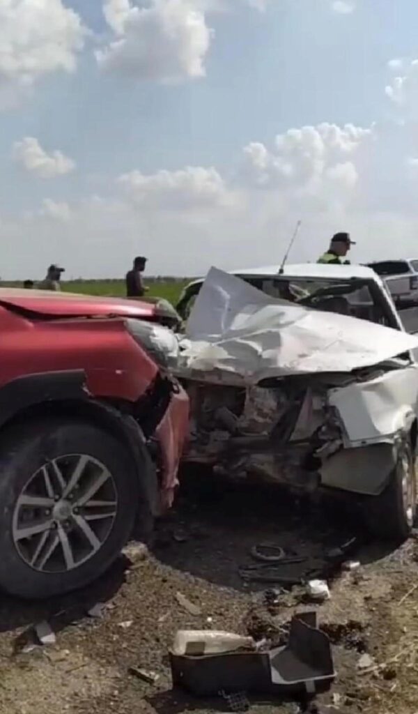 Tarsus’ta araba ile kamyonet çarpıştı: 2 meyyit, 3 yaralı