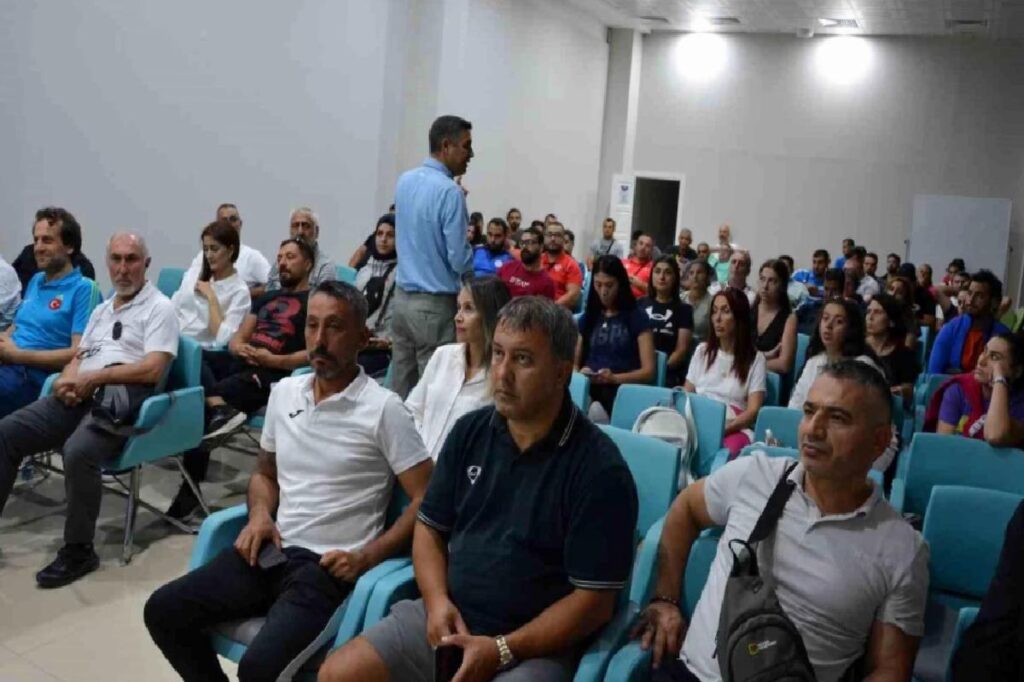 Türkiye Halter Federasyonu ve TDMK Doping Semineri Düzenledi