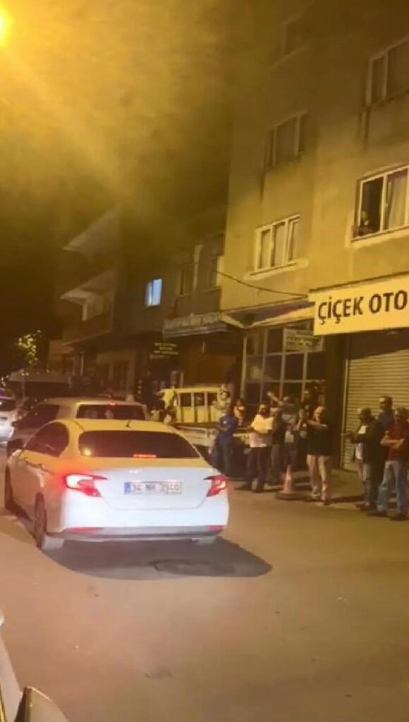 Uyuşturucu şüphelisini yakalayan polise, mahalle halkından alkış