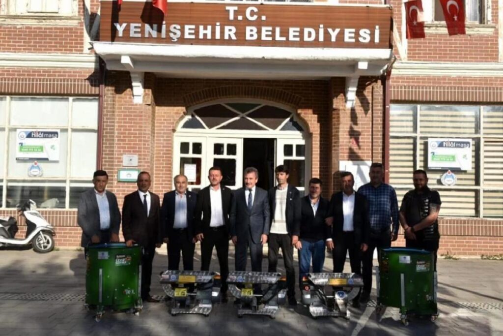 Bursa Büyükşehir Belediyesi Tarım Makineleri Dağıttı