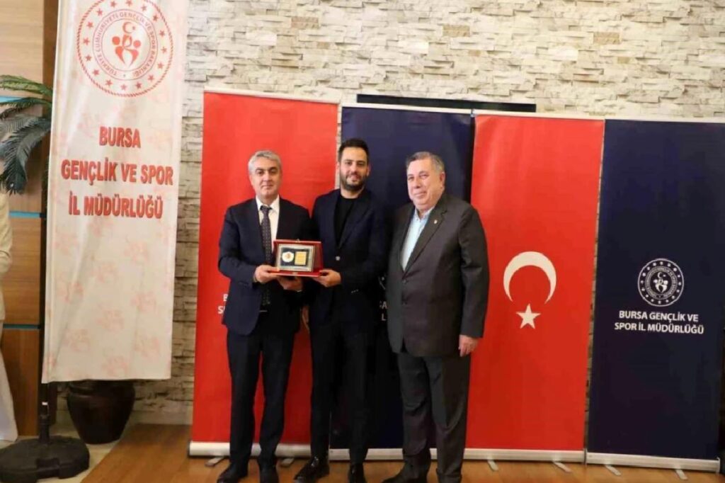 Bursa Büyükşehir Belediyespor’a ‘Sporun Enleri’ mükafatları