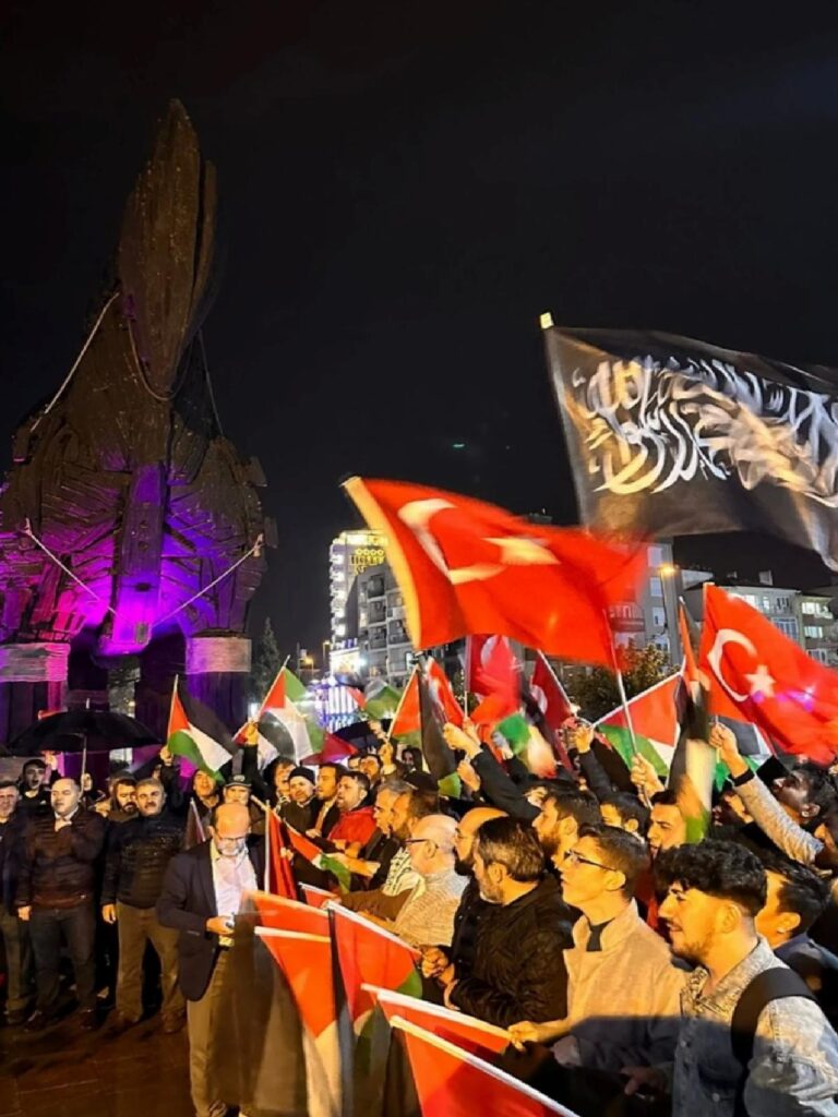 Bursa ve etraf vilayetlerde İsrail’in Gazze’deki hastaneye saldırısı protesto ediliyor