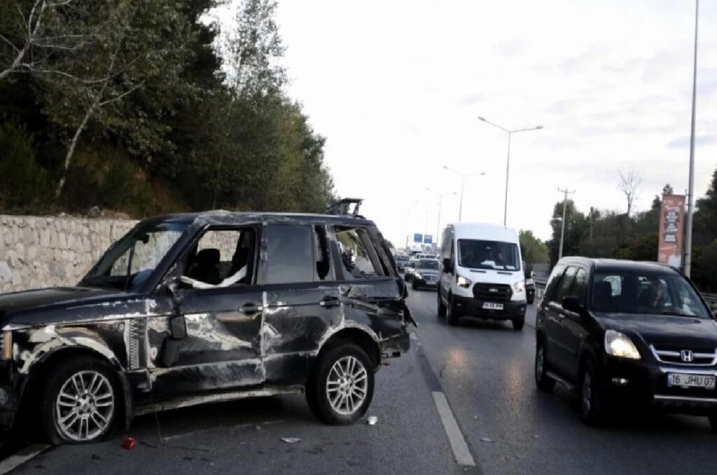 Bursa’da Bayan Şoförün Yönetimindeki Araba Kaza Yaptı