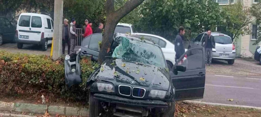 Bursa’da Denetimden Çıkan Arabada Kaza: 2 Yaralı