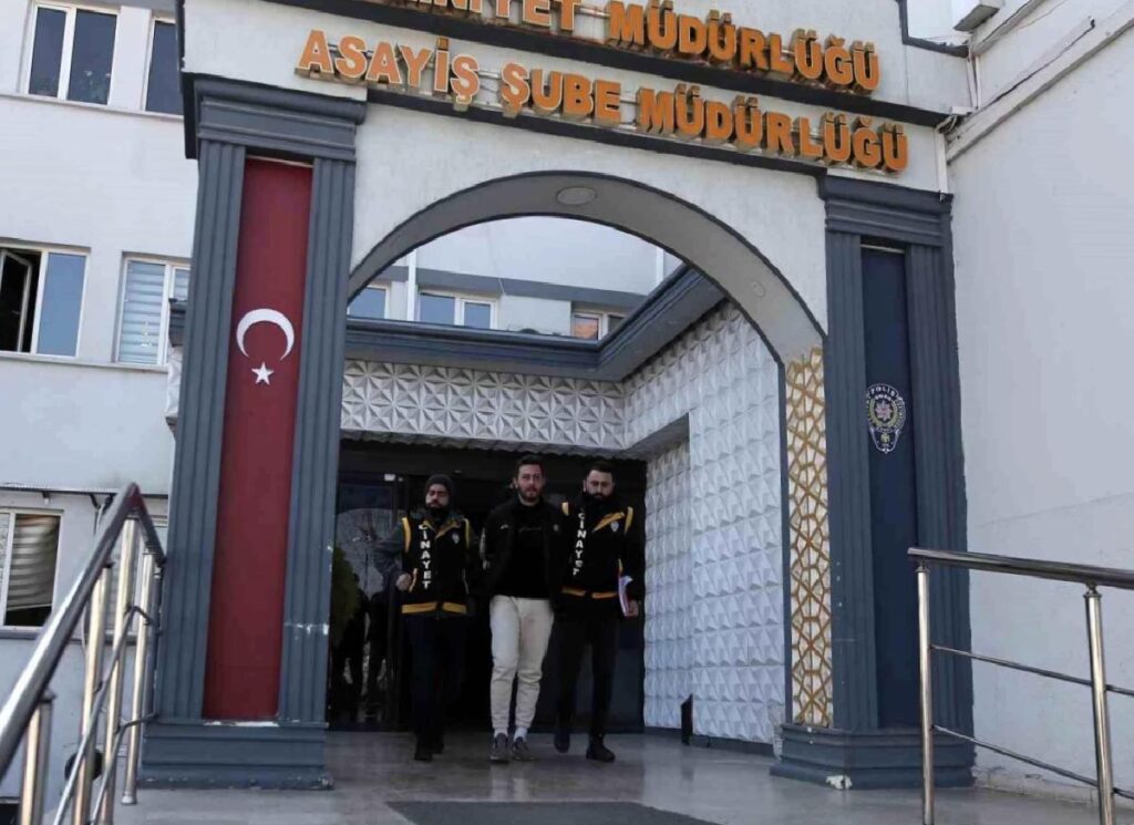 Bursa’da Kız Arkadaşıyla Evlenmesine Müsaade Vermeyen Katil Zanlısı Taziyeleri Kabul Etti