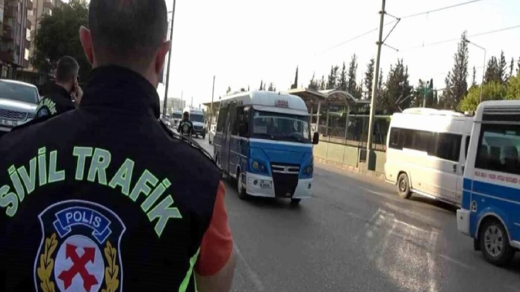 Bursa’da Sivil Trafik Polisleri Toplu Ulaşım Araçlarında Kural İhlallerini Bildirdi