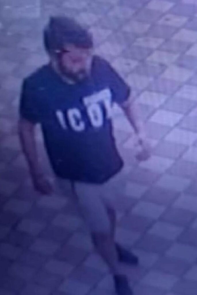 Cemaat namazı sırasında imamın motosikleti çalındı