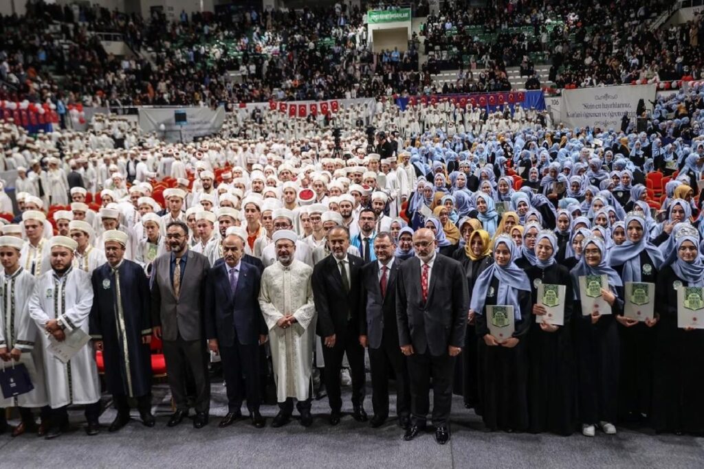 Diyanet İşleri Lideri Ali Erbaş, Bursa’da toplu icazet merasimine katıldı Açıklaması