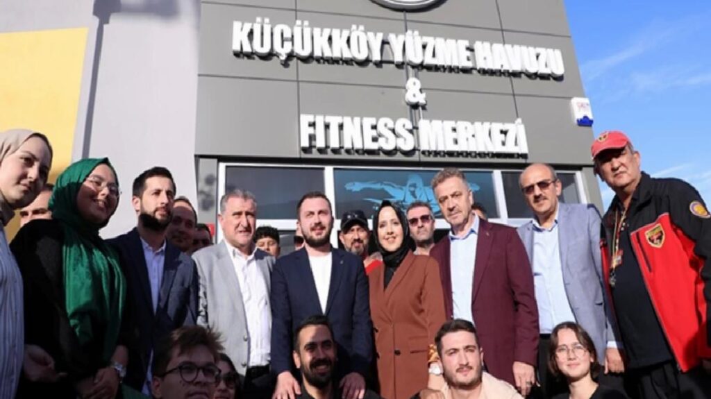 Gaziosmanpaşa’da Küçükköy Yüzme Havuzu ve Fitness Merkezi hizmete girdi