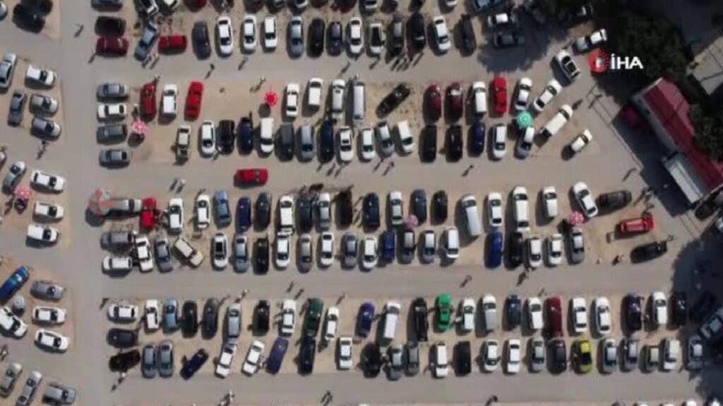 İkinci El Oto Pazarında Sakinlik