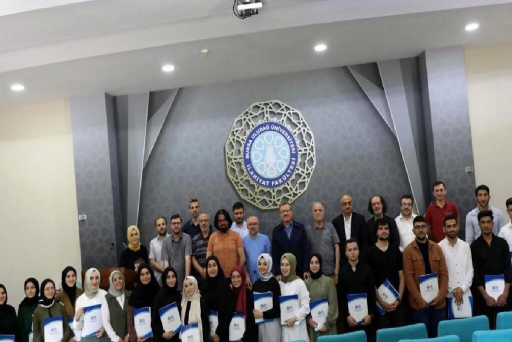 İlahiyat Fakültesi öğrencilerinin sunduğu projelerin tamamı onaylandı