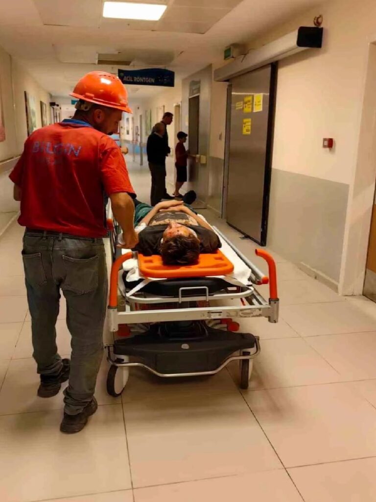 İnegöl’de inşaattan düşen genç yaralandı