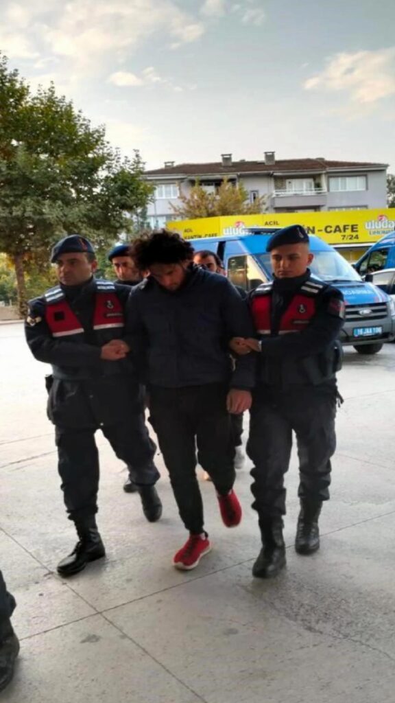 İnegöl’de yapılan operasyonda 10 kaçak göçmen yakalandı