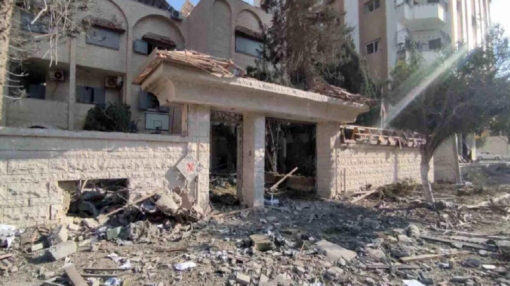 İsrail akınında Gazze’deki sıhhat merkezi hizmet dışı kaldı