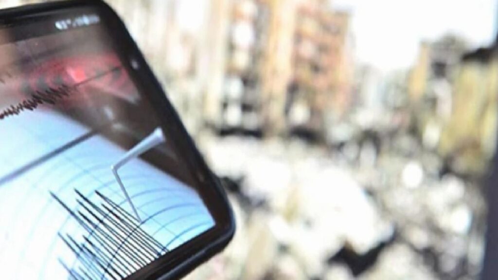 İzmir’de 3.9 büyüklüğünde sarsıntı