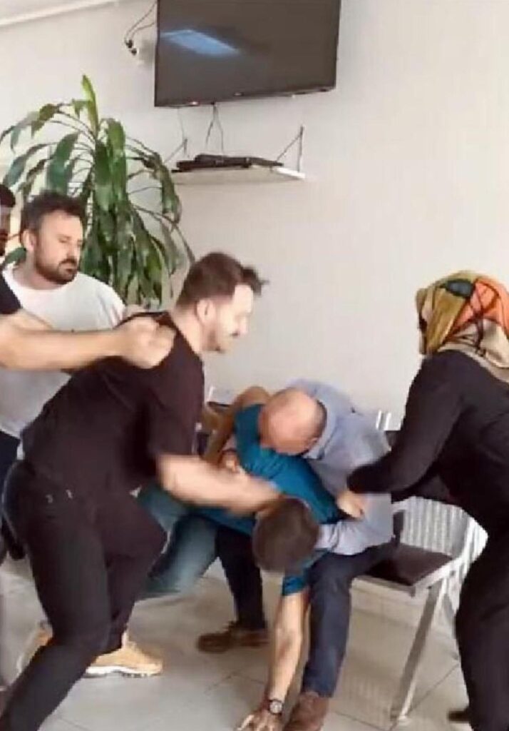 Körfez’de Hasta ve Hasta Yakınları Hekimlere Saldırdı