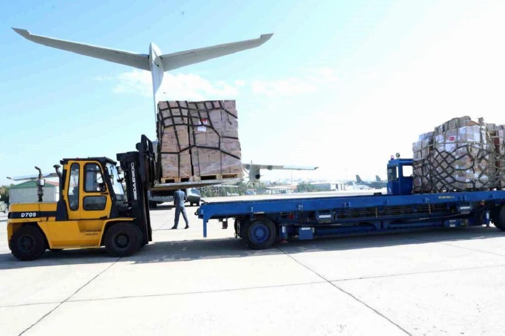 Sıhhat Bakanı Fahrettin Koca, Gazze’ye tıbbi yardım gereci götürecek uçaklar Mısır’a havalanmaya başladı