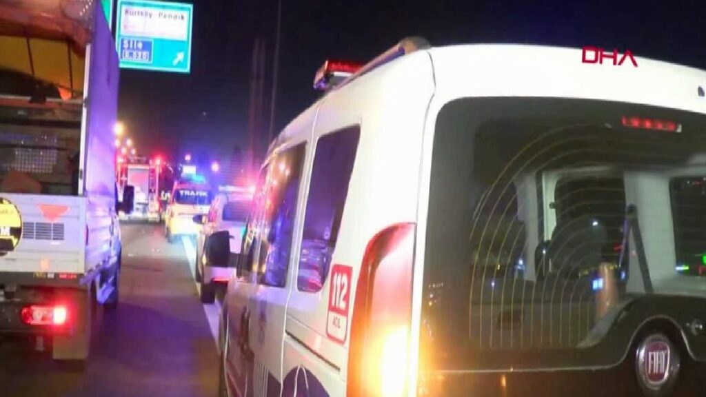 TEM Otoyolu’nda Kaza: 2 Kişi Yaralandı