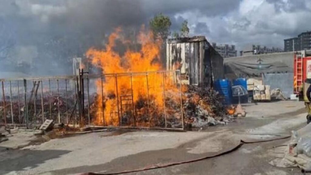 Yediemin Otoparkı’nda Uydurma Alkol Deposunda Yangın Çıktı